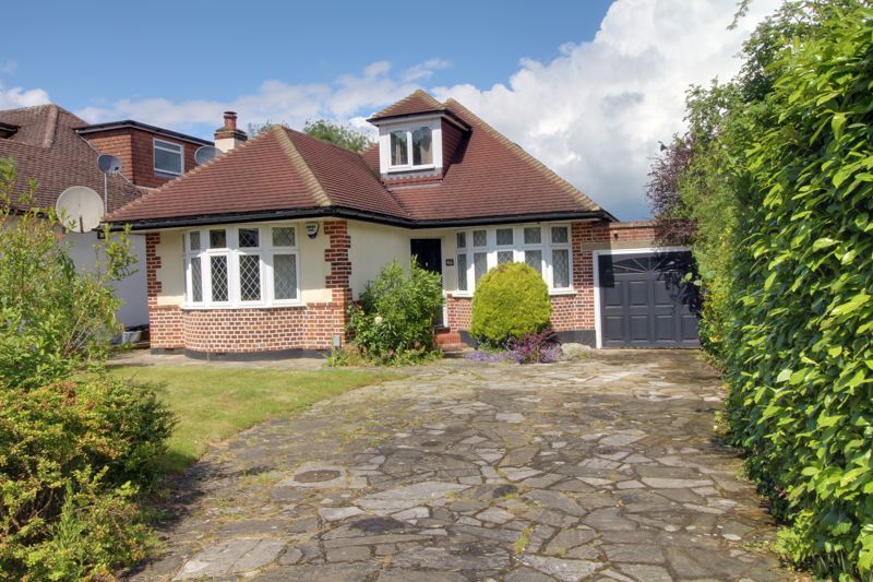 5 bed detached house for sale in Plough Hill, Cuffley, Potters Bar EN6