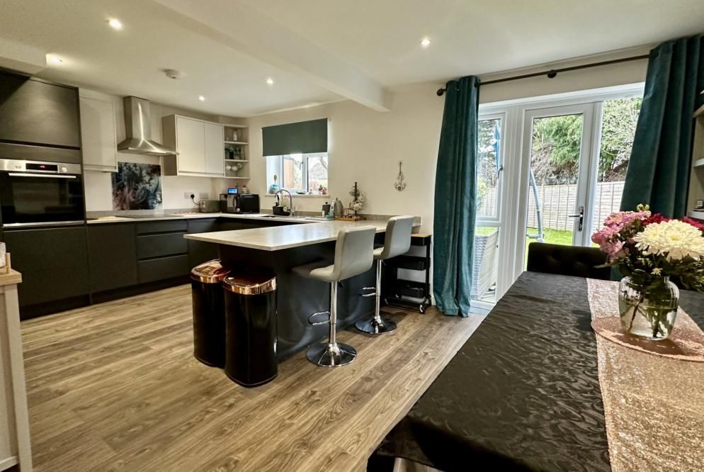 3 bed detached house for sale in Oliver Road, Lymington SO41, £585,000