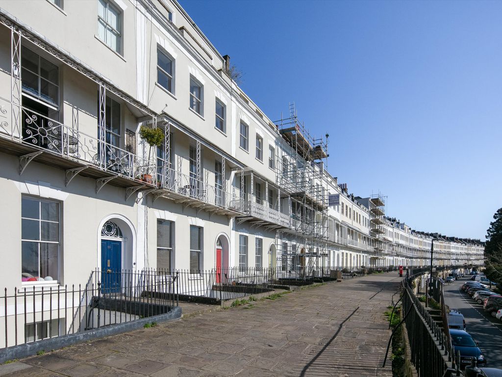 2 bed flat for sale in Royal York Crescent, Bristol BS8 Zoopla