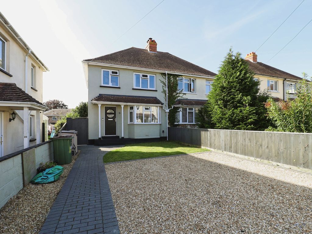 3 bed semidetached house for sale in St. Michaels Avenue, Ryde PO33, £