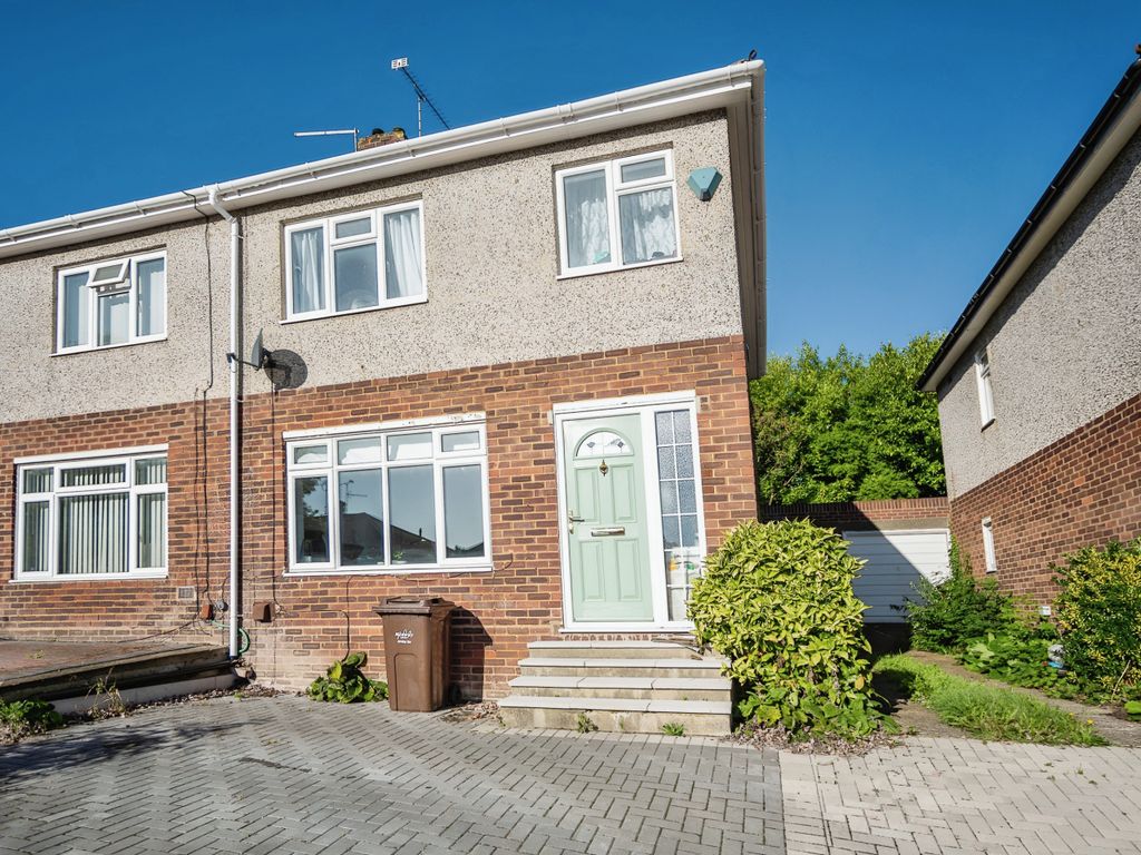 3 bed semidetached house for sale in Ingle Road, Chatham ME4, £330,000