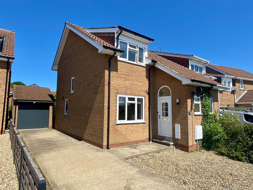 2 bed semidetached house for sale in West Garth, Cayton, Scarborough