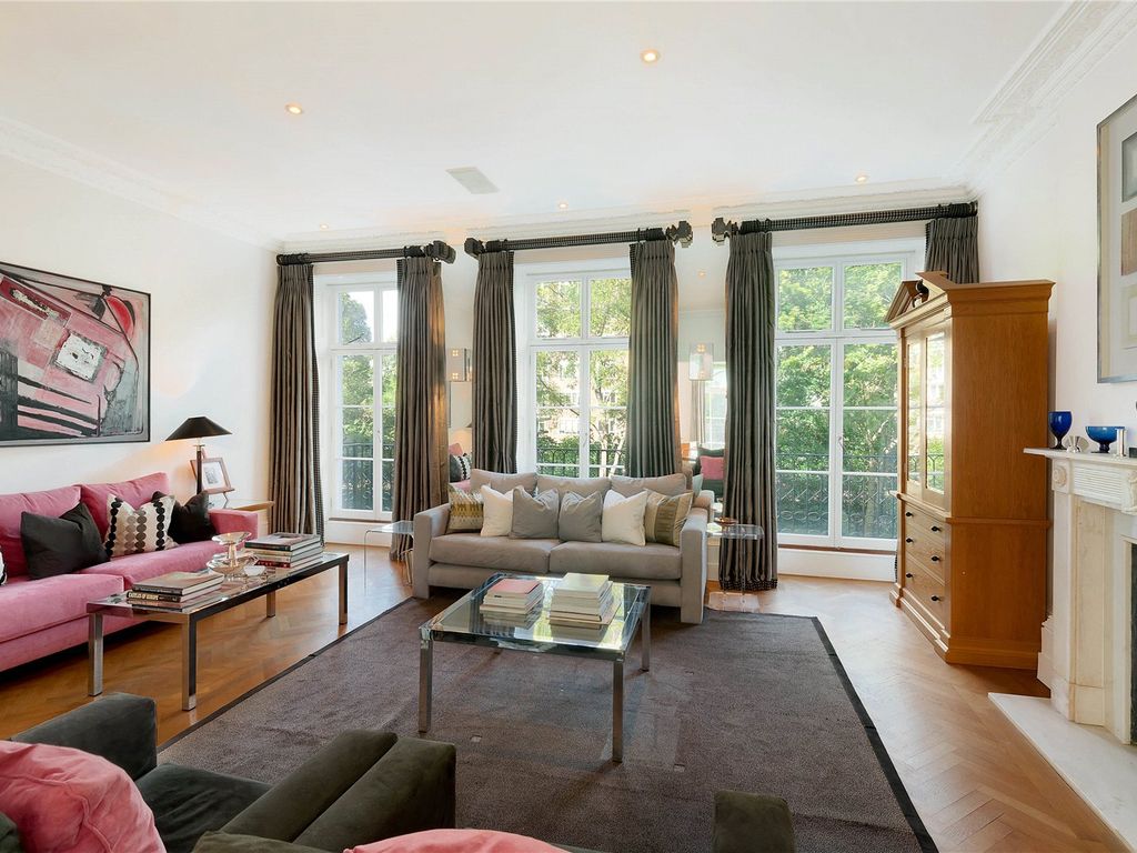 Earls Terrace, Kensington, London W8  