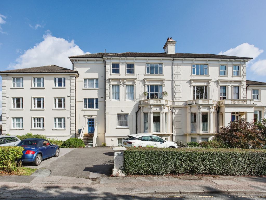 2 bed flat for sale in Amherst Road, Tunbridge Wells, Kent TN4, £