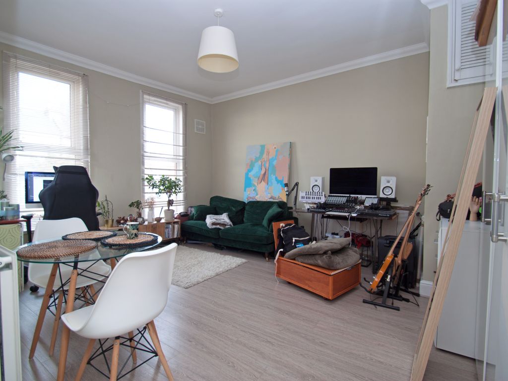 1 bed flat to rent in Holly Park Road, Friern N11 Zoopla