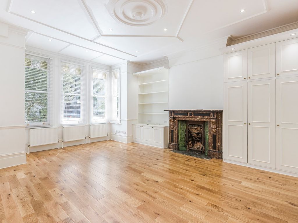 Ennismore Avenue, Chiswick, London W4  