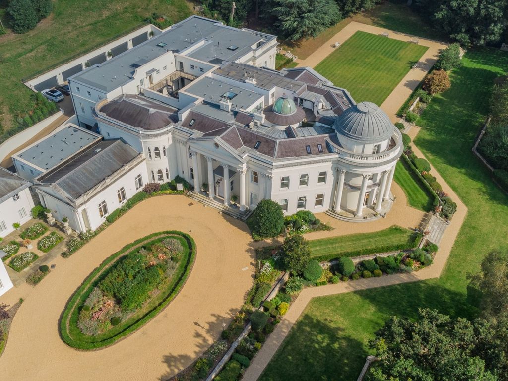 2 bed flat for sale in Sundridge Parade, Plaistow Lane, Bromley BR1