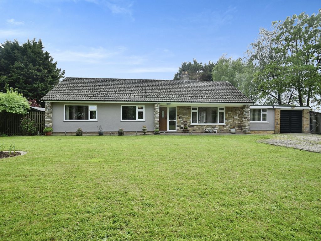 4 bed detached bungalow for sale in Wacton Road, Forncett St. Peter