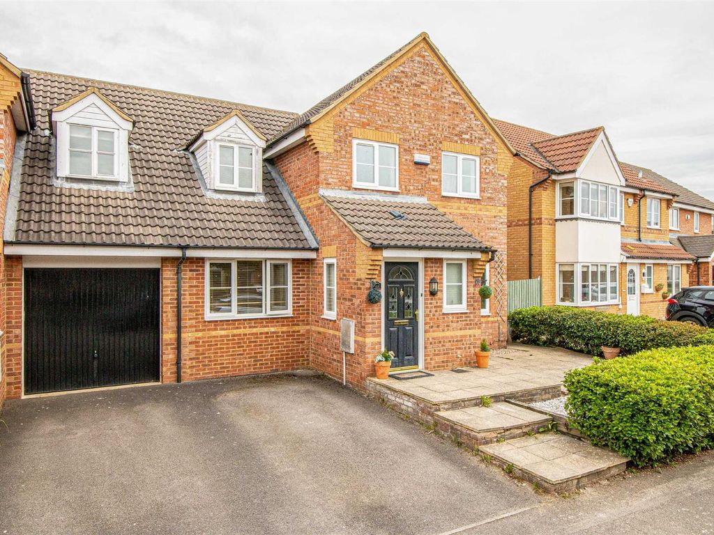 3 bed semidetached house to rent in Blanchland Circle, Monkston