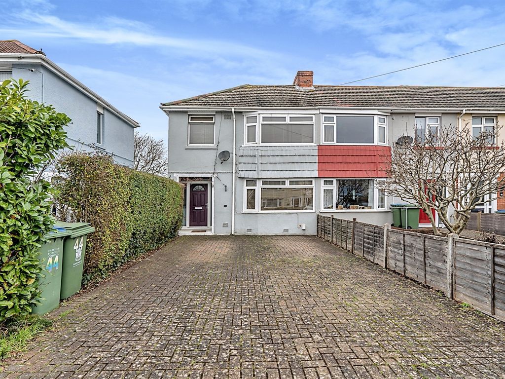 3 bed end terrace house for sale in St. Michaels Grove, Fareham PO14