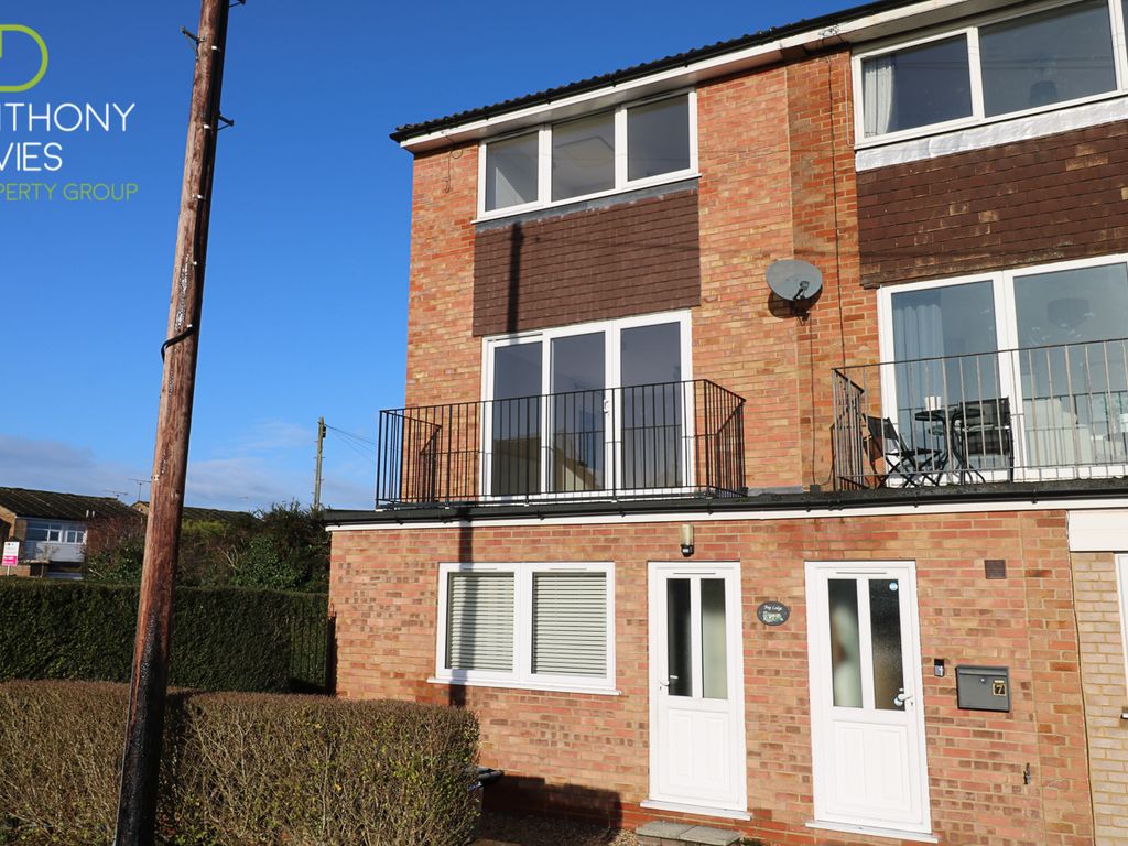 2 bed town house to rent in Stoneleigh Drive, Hoddesdon EN11 Zoopla