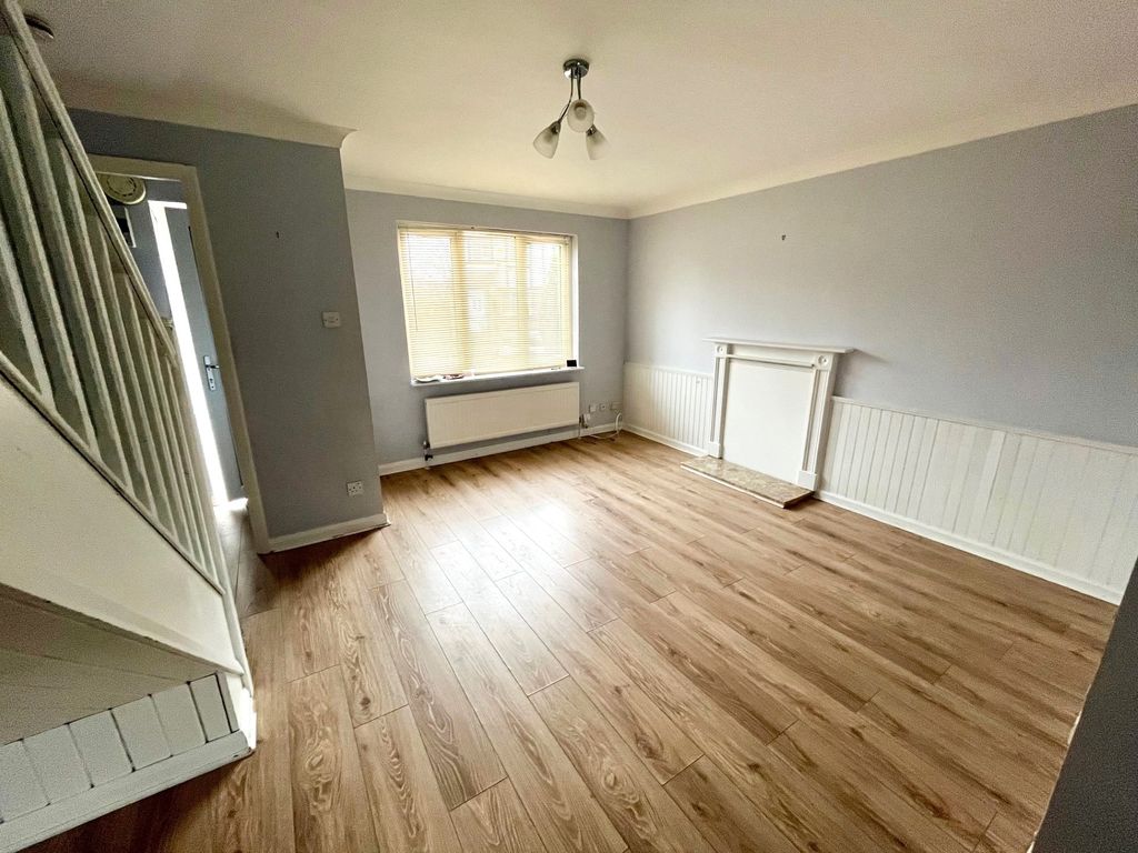3 bed end terrace house to rent in Ennerdale Close, Feltham TW14, £