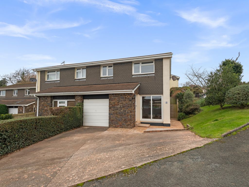 3 bed semidetached house for sale in Shute Park, Malborough