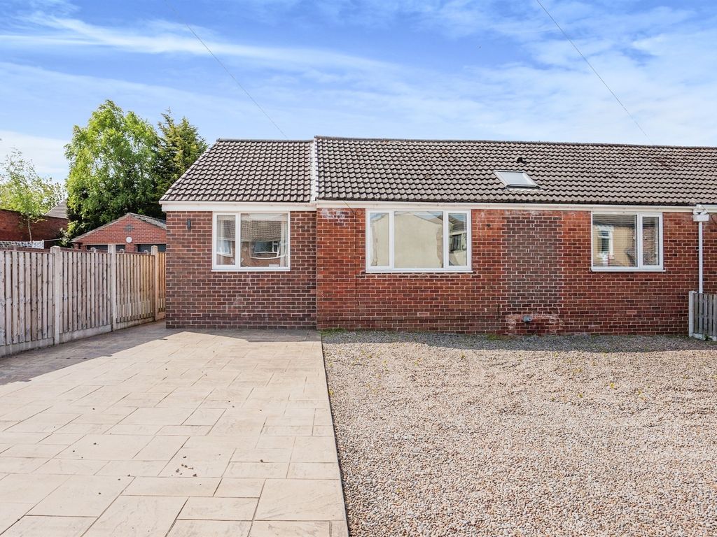 3 bed semidetached bungalow for sale in Potovens Lane, Lofthouse