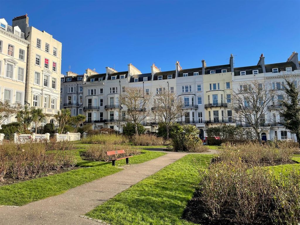 2 bed flat to rent in Warrior Square, St. LeonardsOnSea TN37, £1,100