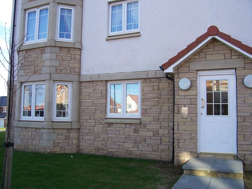 2 bed flat to rent in Rev. Shirra Street, Chapel, Kirkcaldy KY2, £720