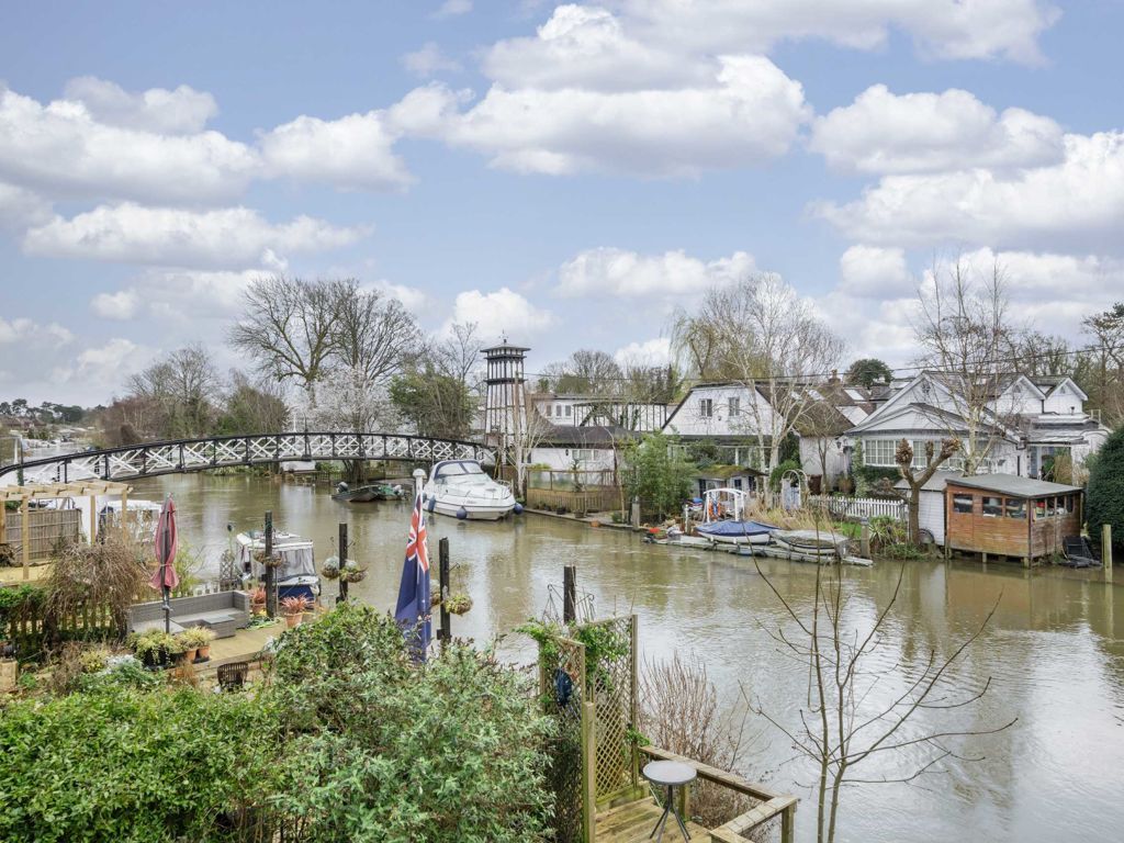 3 bed property for sale in Riverside, Lower Hampton Road, SunburyOn