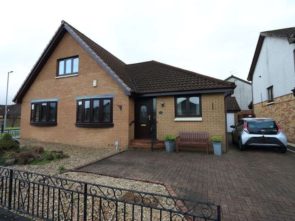 4 bed detached house for sale in Muirhead Avenue, New Carron FK2, £