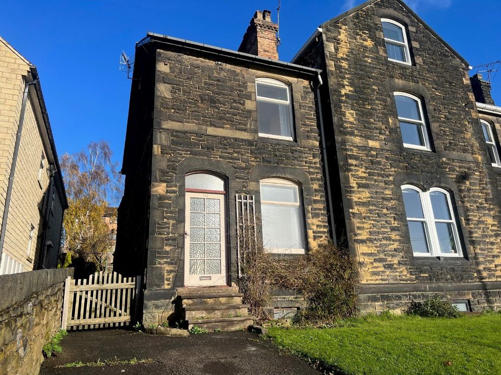 3 bed semidetached house for sale in Burncross Road, Chapeltown