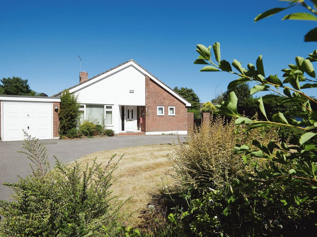 3 bed detached bungalow for sale in Lower Blandford Road, Shaftesbury