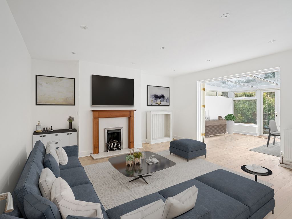 3 bed bungalow for sale in Oliver Crescent, Farningham, Kent DA4, £