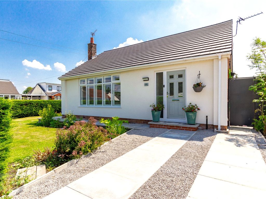 2 bed bungalow for sale in Cheltenham Road, Alkrington, Middleton