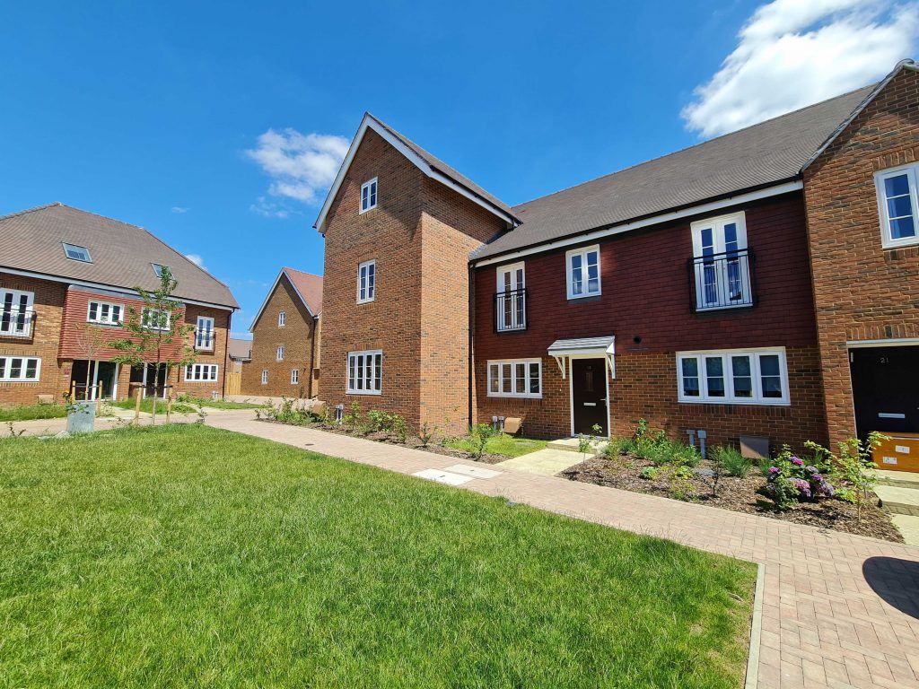 3 bed terraced house to rent in Aylsham Road, Tadworth KT20 Zoopla