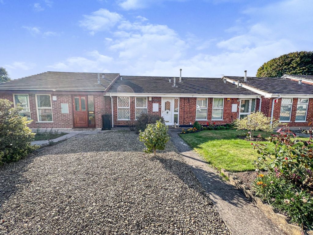 1 bed bungalow for sale in Walthamstow Court, Brierley Hill DY5 Zoopla