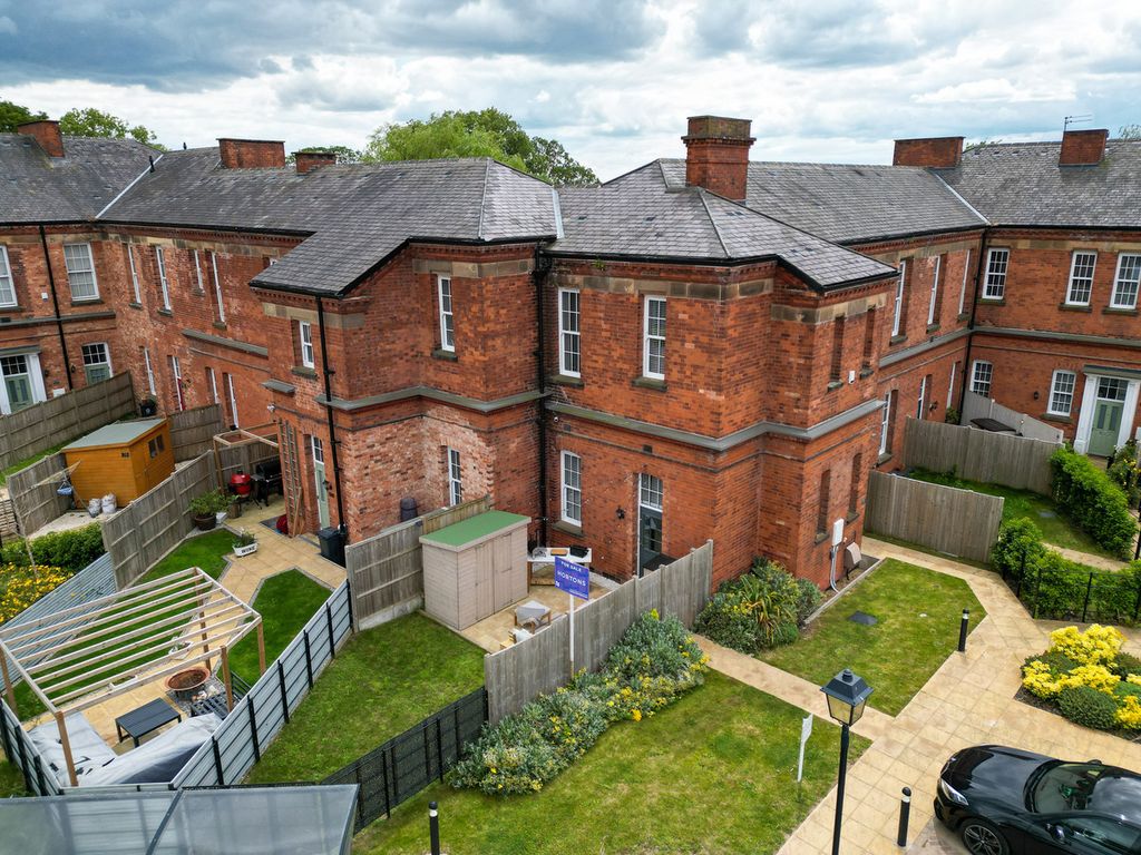 2 bed town house for sale in Gainsford Road, Humberstone LE5 Zoopla