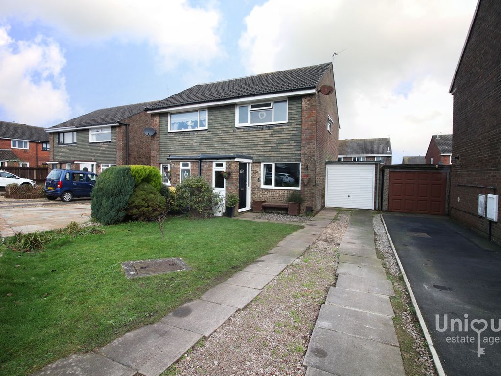 2 bed semidetached house for sale in Heaton Close, PoultonLeFylde