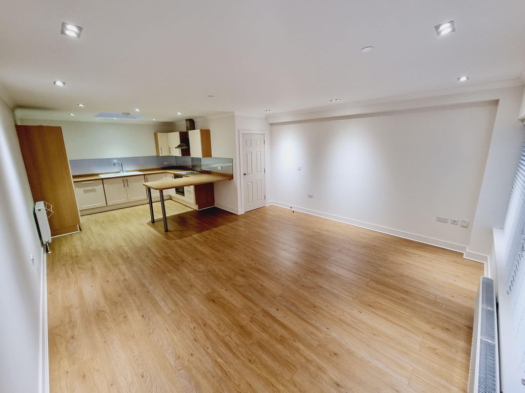 1 bed flat to rent in South Street, Harborne, Birmingham B17, £880 pcm