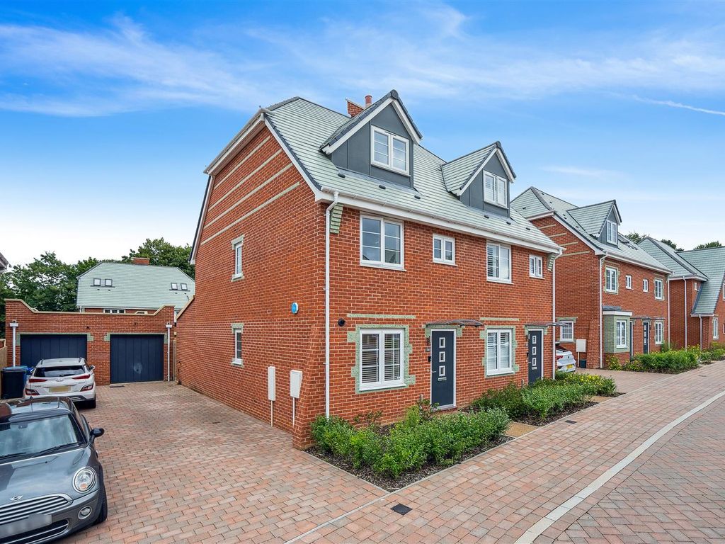 4 bed semidetached house for sale in Kilty Place, Pine Trees, High HP11, £600,000 Zoopla