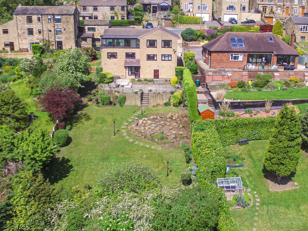 4 bed detached house for sale in Whitley Road, Thornhill Edge, West