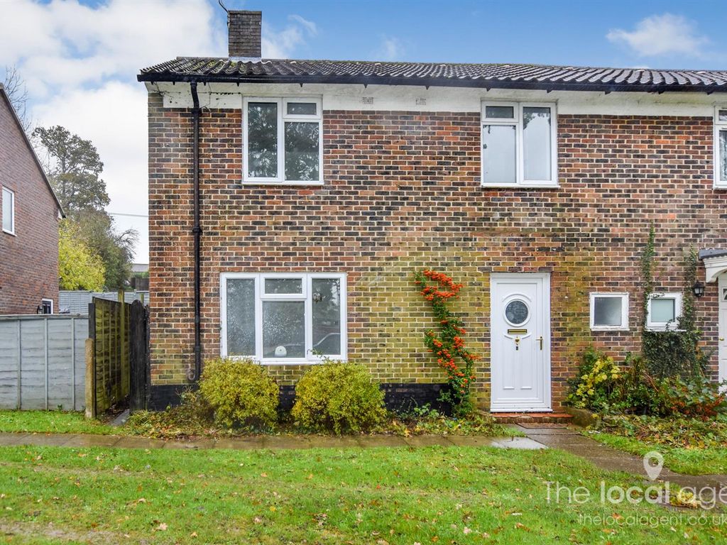 3 bed semidetached house for sale in Waterfield Green, Tadworth KT20