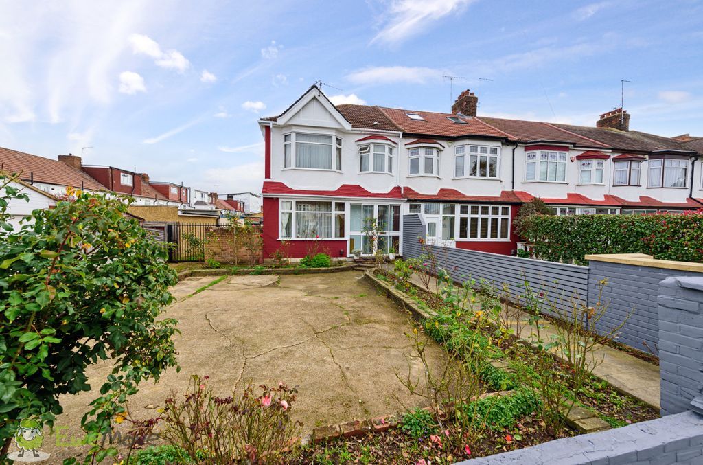 Firs Lane, London N13  