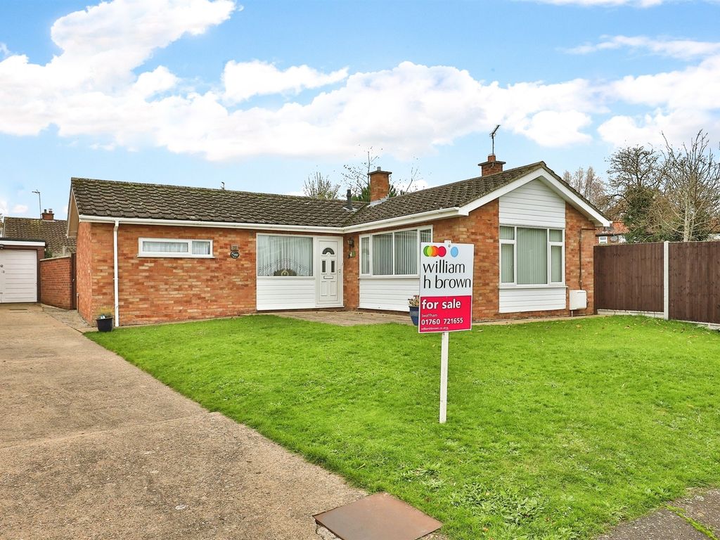 2 bed detached bungalow for sale in Couhe Close, Swaffham PE37, £