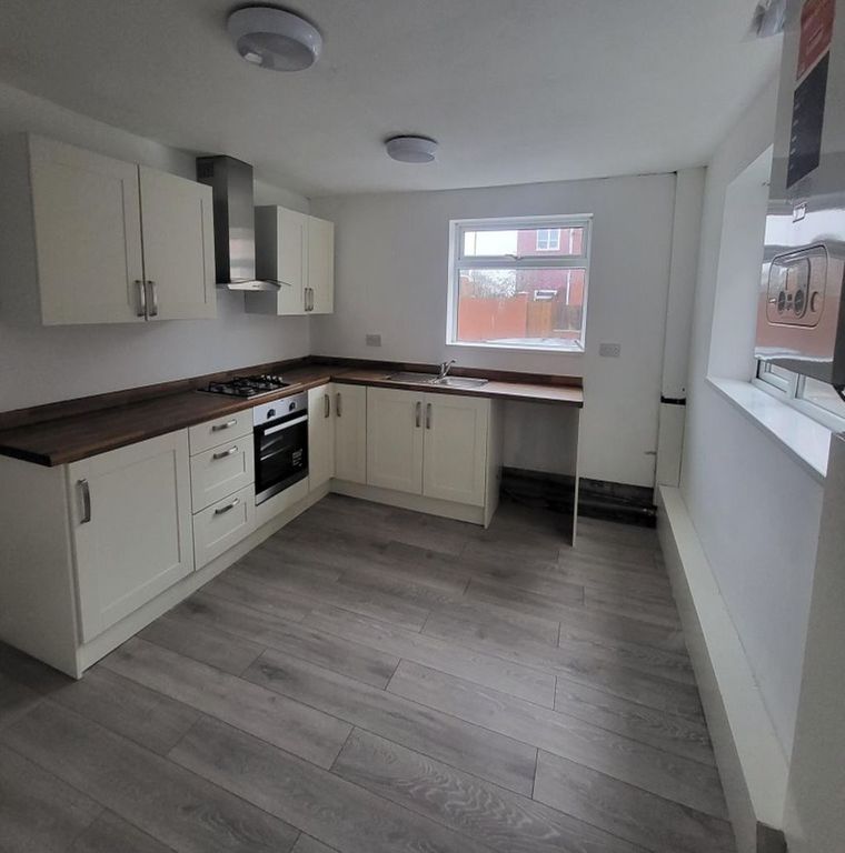 2 bed flat to rent in St. Vincent Street, South Shields NE33, £550 pcm