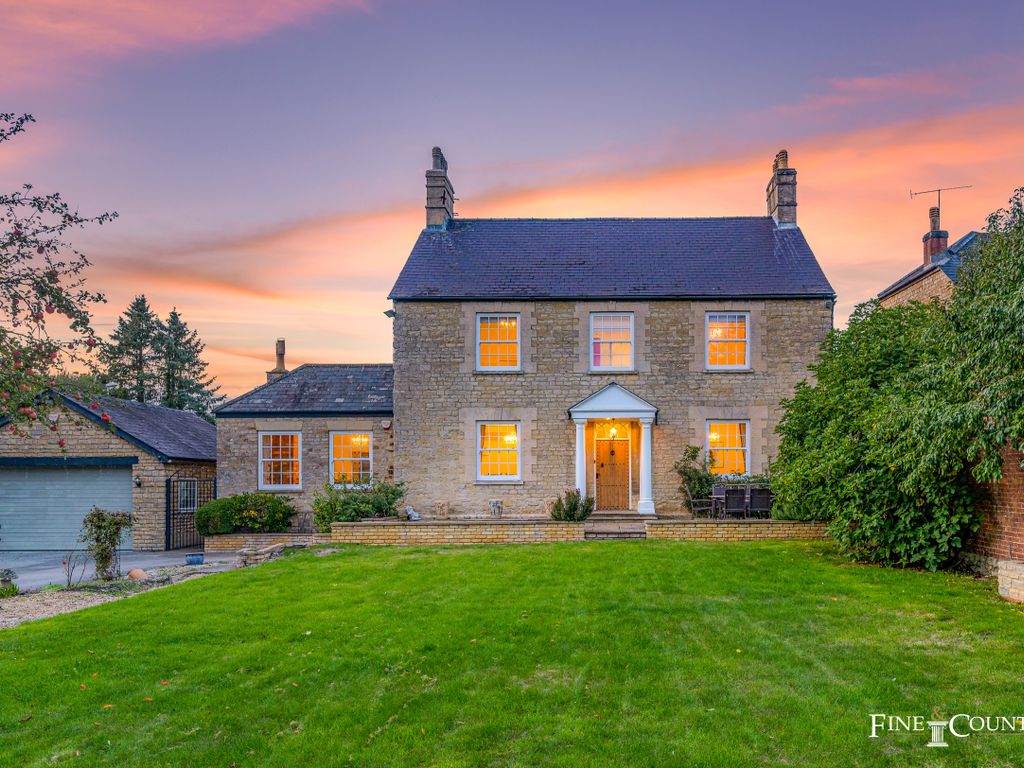 5 bed detached house for sale in Barton Road, Barton Seagrave