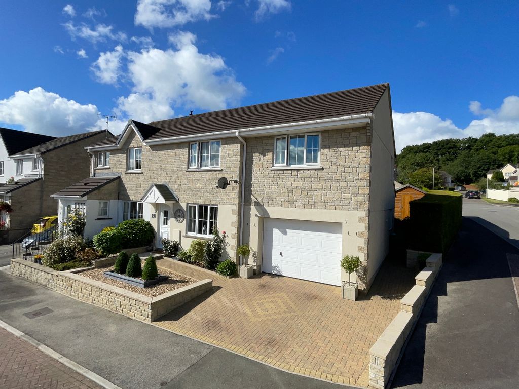 4 bed semidetached house for sale in Mitre Close, Tavistock PL19 Zoopla