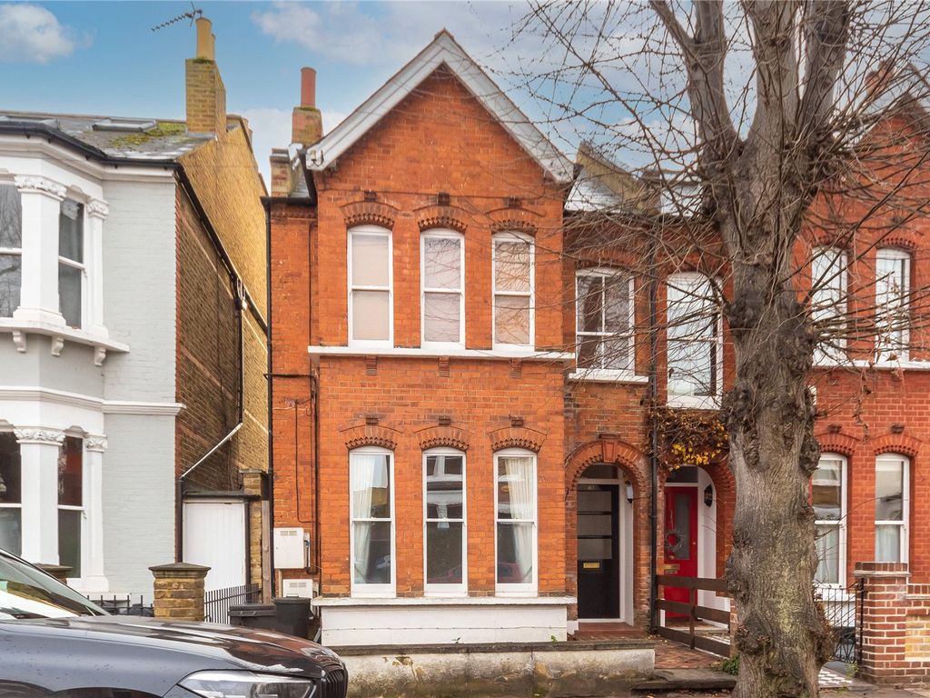 2 bed flat to rent in Beaconsfield Road, St Margarets TW1 Zoopla