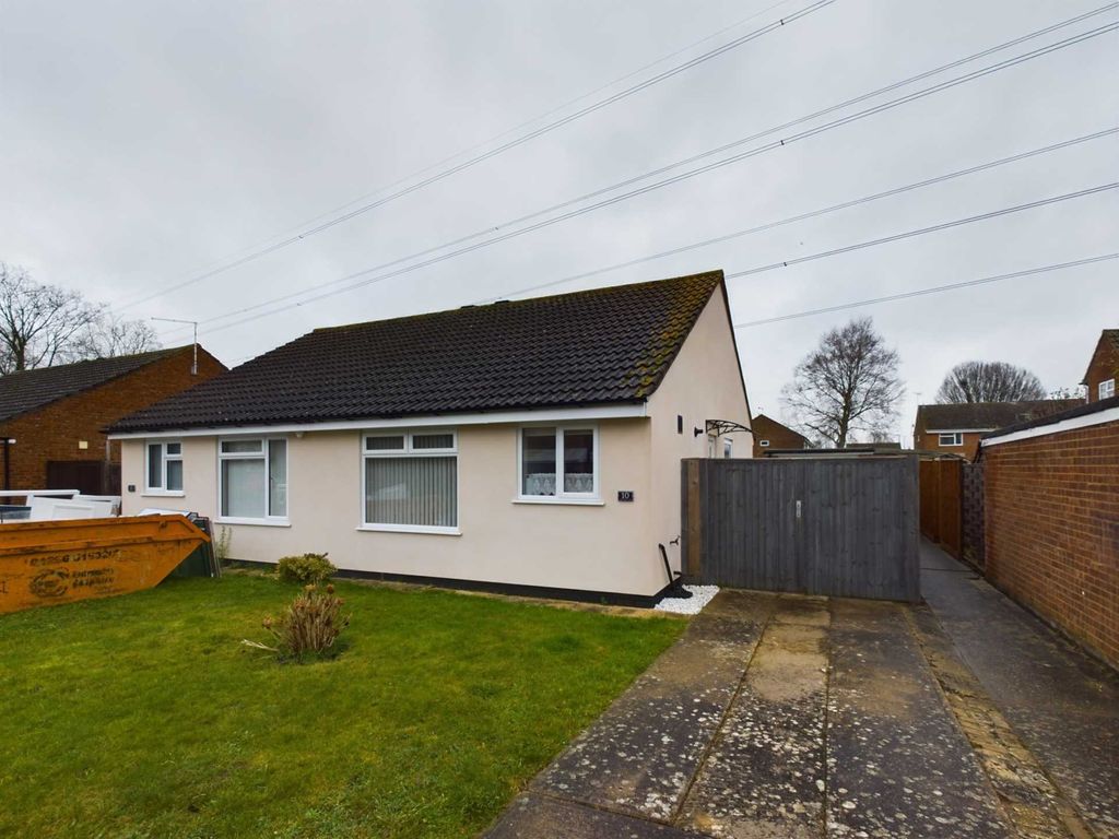 2 bed semidetached bungalow for sale in Upper Abbotts Hill, Hartwell