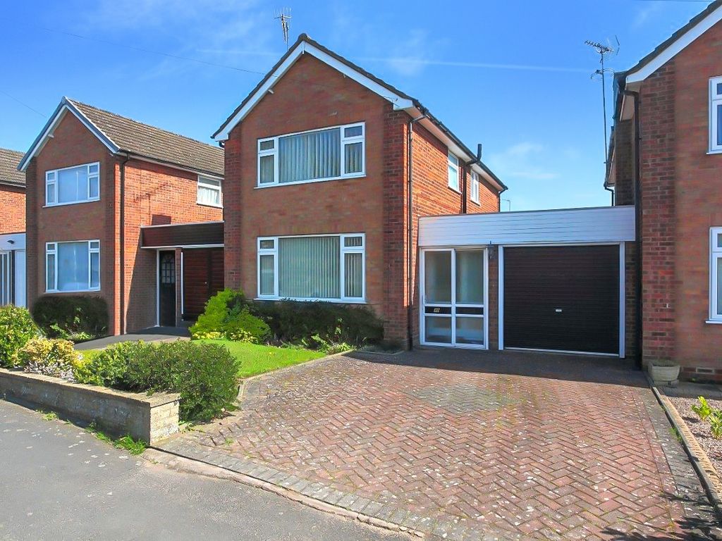 3 bed linkdetached house for sale in Lickhill Road North, StourportOn