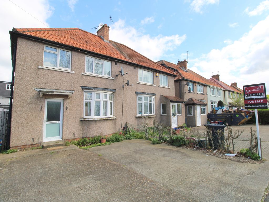 3 bed semidetached house for sale in Bedfont Road, Feltham TW13, £