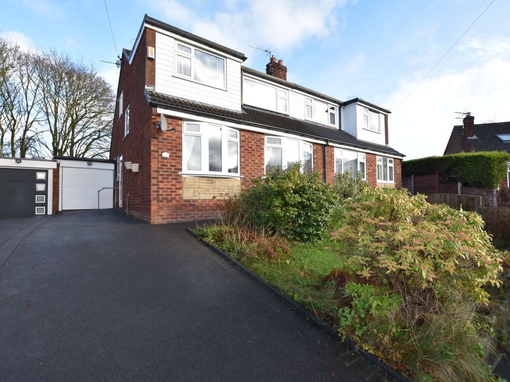 3 bed semidetached bungalow to rent in Windermere Avenue, Little Lever