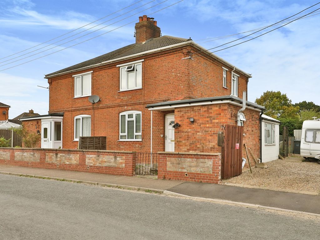 3 bed semidetached house for sale in The Lane, Briston, Melton