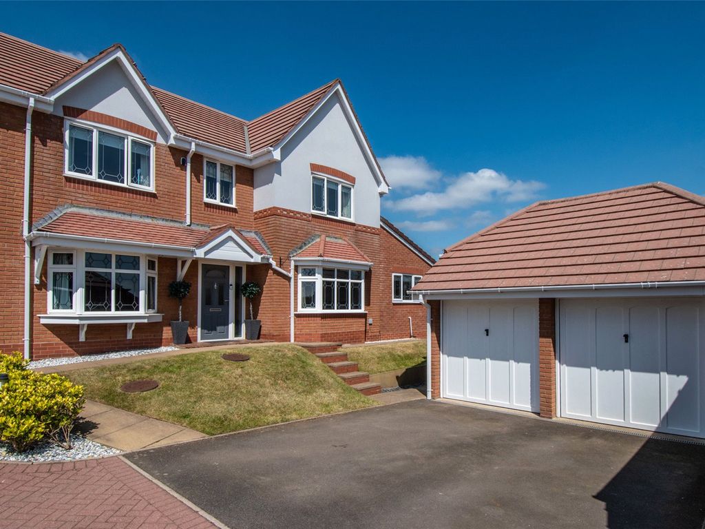 4 bed detached house for sale in Four Oaks Drive, Marlbrook, Bromsgrove