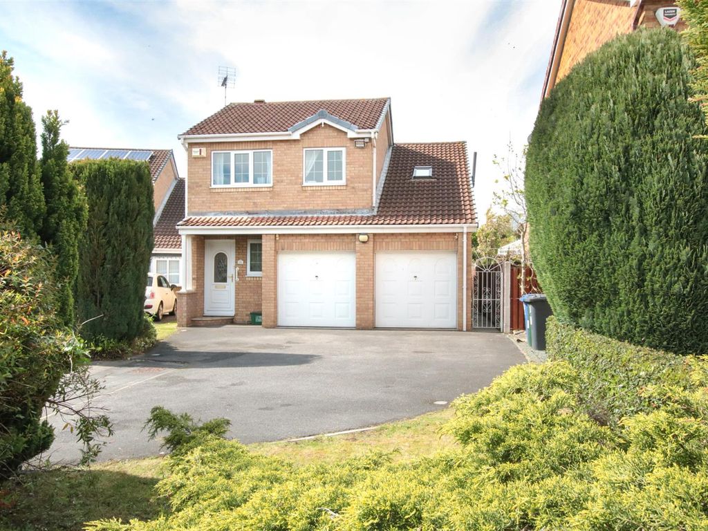 4 bed detached house for sale in Aviemore Road, Balby, Doncaster DN4, £