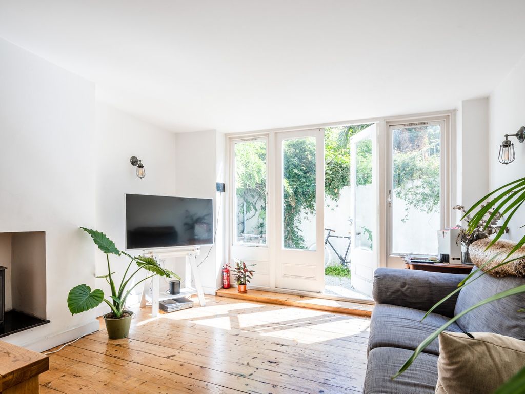 2 bed flat for sale in Richmond Road, London E8 Zoopla