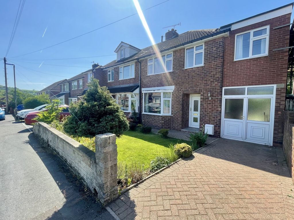 4 bed semidetached house for sale in Sylvia Road, Unstone, Dronfield