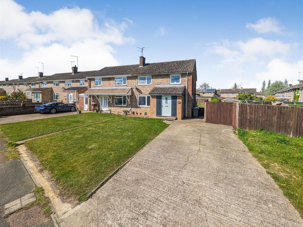 3 bed semidetached house for sale in Sturminster Way, Corby NN18, £